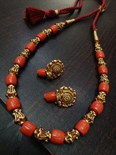 Durga Chalisa, Coral Collection, Coral Jewellery, Temple Jewelry Necklace, Jewelry Pearls, Gold Pearl Jewelry, Antique Necklaces