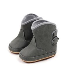 Get our CADEN Velcro Booties for a stylish and cozy winter look for your little one. Perfect for both baby girls and boys, with velcro closures for easy wear and a comfortable fit. A must-have for your baby's winter wardrobe. Size Sole Length Recommended Age* 1 11.5cm/4.53" 0-6 months 2 12.5cm/4.92" 6-12 months 3 13.5cm/5.31" 12-18 months *Please measure baby's feet in order to choose the appropriate size. Age is just for reference. Summer Outfit Accessories, Pu Boots, Warm Snow Boots, Boy Onesie, Baby Boots, Boys Hoodies, Baby Winter, Cozy Winter, Girls Rompers