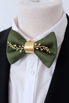 Formal Gold Suit And Tie Accessories With Decorative Bow, Dapper Gold Bow Tie For Formal Occasions, Formal Gold Bow Tie With Detachable Bow, Gold Formal Bow Tie With Detachable Bow, Gold Bow Tie With Detachable Bow For Formal Events, Gold Dapper Bow Tie For Formal Occasions, Gold Satin Bow For Formal Occasions, Gold Bow With Tie Back For Wedding, Gift Gold Bow Tie