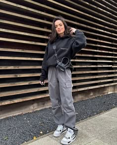 Nike Air Style Outfits, Nike Jordans Outfit Woman, How To Style Air Jordan 4 Retro, Womans Jordan Outfits, Jordan Air 4 Outfit, Shoes Air Jordans 4, Jordan Sneaker Outfits Women, Jordan Woman Outfit, Women Jordan 4 Outfit