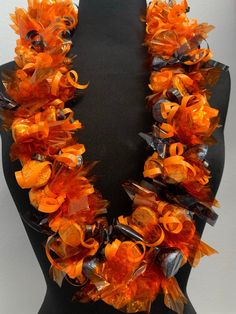 Trick-or-Treat Kiss Lei - CHEEHOOlife Candy Leis For Graduation, Leis For Graduation, Candy Leis, Candy Lei, Kisses Candy, Graduation Leis, Senior Night, Hershey Kisses, Free Giveaway