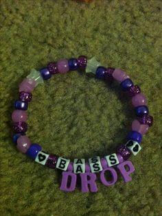 Bass drop! Rave Candy, Rave Kandi Ideas, Rave Bracelets, Rave Kandi, Rave Babe, Edc Outfits, Festival Outfits Rave