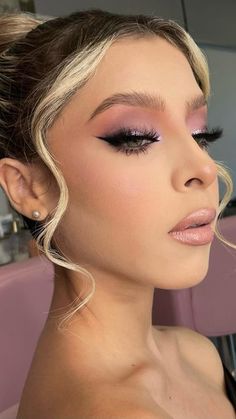 Chica Chola, Makeup 101, Stunning Makeup, Makeup Goals, Makeup Trends, Korean Makeup, Face Art, Makeup Art