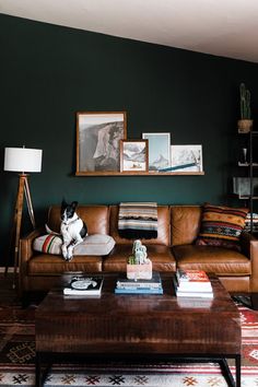 30 Vintage Living Room Ideas for Extra Throwback Flair | Hunker Dark Green Living Room, Dark Green Walls, Dark Living Rooms, Living Room Green, Green Rooms, Living Room Inspo, New Living Room, Room Colors, Living Room Inspiration