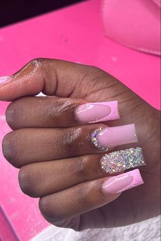 Unique Pink Acrylic Nails, 16 Nails Sweet, Nails Design For Birthday, Short Nail Set With Charms, Birthday Nails Light Pink, Nail Idea With Gems, Pink Mid Length Nails, Light Pink Nails With Glitter Design, Medium Square Acrylic Nails With Rhinestones