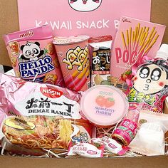 🌸 Ramen noodles
🌸 Jelly pouch
🌸 Yan yan biscuit sticks
🌸 Strawberry Hello Panda biscuits
🌸 Matcha wafer
🌸 Strawberry Pocky sticks
🌸 Strawberry jelly pudding
🌸 Mini marshmallow
🌸 2 strawberries and cream candies
🌸 Strawberry/ hawthorn chews Anime Snacks, Japanese Snack Box, Pocky Sticks, Box Manga, Pink Snacks, Strawberry Pudding, Hello Panda, Hot Chocolate Gift, Jelly Pudding