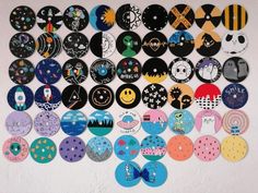 Cds On Wall Ideas, Things To Paint On Cds, Cd Painting Ideas, Painted Cds, Cd Idea