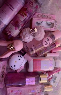 Profumo Victoria Secret, Kitty Makeup, Hello Kitty Makeup, Pretty Pink Princess, Bath And Body Works Perfume, Shower Skin Care, Pink Hello Kitty, Pretty Skin Care