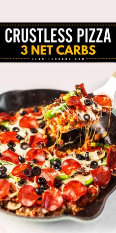 Pin this best crustless pizza to your list of busy weeknight dinners! It's an easy no-crust pizza recipe that even picky eaters will enjoy! This is gonna be a low-carb dinner but filled with all the good stuff. A must-try! Low Carb Pizza Recipes, Pizza Bowl, Pizza Casserole, Pizza Recipes Easy, Diet Recipes Easy, No Carb Recipes