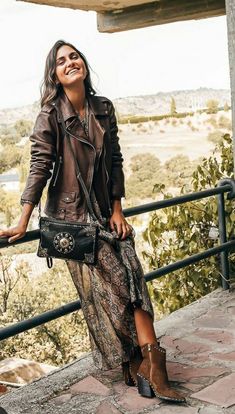 Moto Boho Style, Modern Boho Outfits, Nicole Richie Outfits, Outfit Bohemio, Boho Editorial, Vestidos Country, Outfit Boho Chic, Boho Fall Outfits, Ralph Lauren Looks