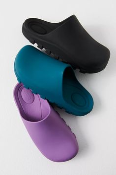 FP Movement Halftime | Free People Free People Clogs, Fashion Shoes Sandals, Clogs And Mules, Clogs Style, Funky Shoes, Girly Shoes, Backless Design, Swag Shoes, Fp Movement