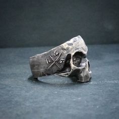 Oxidized Sterling Silver Grateful Dead Skull Ring hand made in - Etsy 日本 Scull Rings, Grateful Dead Skull, Fantasy Ring, Ring Tattoos, Carved Ring, Power Ring, Biker Rings, Silver Signet Ring, Ring Hand