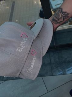 #fittedhats #tattoo #aesthetic #love #couple #goals #boyfriend #cute #heart Fitted Hats With Girlfriend Name, Customized Hat For Boyfriend, Name On Fitted Hat Couple, Matching Fitted Hats Couple, Fitted Hat Outfit, Embroidered Hats Ideas, Lids Hat