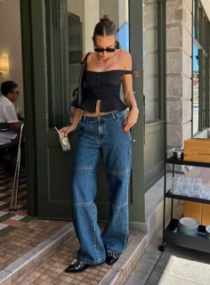 Freedom Jeans Blue Denim New York Summer, Summer Party Outfit, City Outfits, Looks Street Style, Dinner Outfits, Outfits Casuales, European Fashion, Wide Leg Jeans, Fashion Inspo Outfits