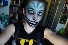 Cheshire Cat ( make-up ) from Alice in Wonderland Cosplayer: Hong-chan cosplay Diy Halloween Face Paint, Chesire Cat Costume, Alice Makeup, Alice In Wonderland Makeup, Wonderland Halloween, Wonderland Makeup, Diy Cosplay, Alice In Wonderland Disney, Cosplay Inspiration