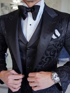 Gentlemen Fashion, Prom For Guys, Paisley Jacket, Paisley Fabric, Tuxedo Wedding, Tuxedo Suit, Stylish Jackets, Velvet Blazer, Prom Wedding