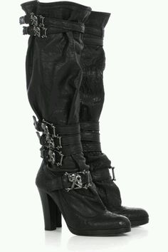 Perfect pirate boots! Skull Boots, Stylish Winter Boots, Pirate Boots, Pretty Shoes, Dream Shoes, Character Outfits, Visual Kei, Rock Style, Corsets