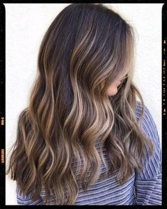 Stunning Partial Balayage Ideas That Are Trending in 2021 Partial Balayage Black Hair, Honey Balayage On Dark Hair, Partial Balayage Brunettes, Balayage Black Hair, Partial Blonde Highlights, Short Haircut Tutorial, Short Haircut For Women, Balayage Styles, Partial Balayage