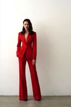 Grad Outfits, Jumpsuit Outfits, Celebrities Fashion, Chique Outfits, Woman Suit Fashion, Red Suit, Classy Work Outfits, Stylish Work Outfits, Graduation Outfit