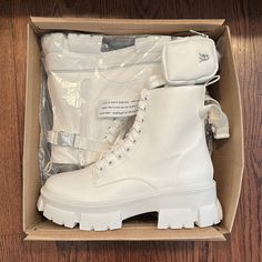 Brand New Still In Original Packaging. Very White Color. Size 9.5 Very Cute, Chunky Shoe. White Low-top Boots For Fall, White Lace-up Boots With Textured Sole, White Low-top Boots With Textured Sole, White Ankle-high Boots With Vibram Sole, Round Toe Boots With Removable Insole For Streetwear, Steve Madden Black Boots, Steve Madden Boots Ankle, Brown Block Heels, Heels White