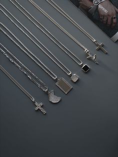 Men Jewelry Aesthetic Necklaces, Accessories For Men Aesthetic, Aesthetic Chains Men, Silver Necklaces For Men, Silver Jewelry Aesthetic Men, Boy Jewelry Aesthetic, Jewelry Men Aesthetic, Men Accessories Aesthetic, Neck Chain For Men