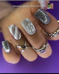 Silver Winter Nails, Storybook Cosmetics, Nagel Design, Coral Nails, Work Nails, July Nails, Manicure Nails, Cute Gel Nails, Christmas Nails Acrylic