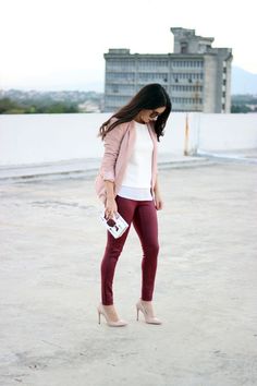 Colored Jeans Outfits, Pink Pants Outfit, Cardigan Rosa, Erin Sanders, Look Office