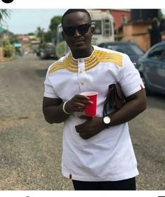 Gold Party Outfit Men, White And Gold Party Outfit, Gold Party Outfit, Men Prom Outfit, White And Gold Party, Executive Outfit, Ghana Fashion, Party Outfit Men