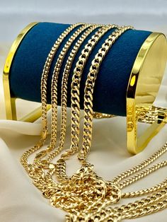 18k Gold Curb Link necklace , 8.35 gr , 21.5 inches, 5.8mm . 18k Gold Curb Link necklace , 7.71 gr , 20 inches, 5.8mm . 18k Gold Curb Link necklace , 6.98 gr , 18 inches, 5.8mm . 18k Gold Curb Link necklace , 6 gr , 21.5 inches, 4 mm . 18k Gold Curb Link necklace , 5.58  gr , 20 inches, 4 mm . 18k Gold Curb Link necklace , 5.02 gr , 18 inches, 4 mm . Priced to sell! Compare our prices to other similar sellers! Arrives in a GIFT BOX and includes FREE SHIPPING within the USA and Canada. Internatio Gold Cuban Link Necklace With Cable Chain, Gold Cuban Link Necklace With Cable Chain As Gift, Gift Yellow Gold Cuban Link Necklace, Gift Cuban Link Necklace In Yellow Gold, Gold Plated Cuban Link Necklace For Formal Occasions, Formal Gold Plated Cuban Link Necklace, Men's Necklace Gold, Gold Necklace For Men, Real Gold Chains