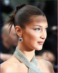 Photos from Hot Weather-Proof Celebrity Hairstyles to Copy Now Sleek Updo, Easy Bun Hairstyles, Ball Hairstyles, Sleek Bun, Peinados Recogidos, Pigtail Hairstyles, Slicked Back Hair, Slick Hairstyles, Sleek Hairstyles