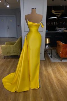 Shop Ballbella.com with New arrival One-shoulder evening dress in bright yellow color. More styles of Mentallic Sequins Overskirt Prom Dress. Yellow Prom Dresses, Yellow Prom, Prom Dresses Yellow, Strapless Prom Dresses, فستان سهرة, Prom Dresses Online, Dresses Elegant, Prom Dresses Long, Yellow Dress