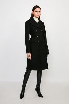 Black Trench Coat Style, Black Trenchcoat Outfit, Fashion Archetypes, Amsterdam Clothing, Female Trench Coat, Black Trench Coats, Black Wool Coat Women, Clothes Study, Long Black Trench Coat