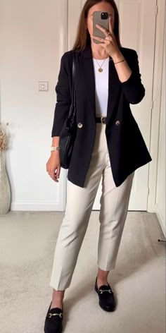 Business Professional Women’s Outfits, Outfit Working Girl, Business Outfits Women Professional Work Wardrobe, Slack Outfits For Women Classy, Coorporate Girl Outfit, Business Casual No Jeans, Med School Interview Outfit Women, Ootd Interview Kerja, Business Professional Outfits Blazer