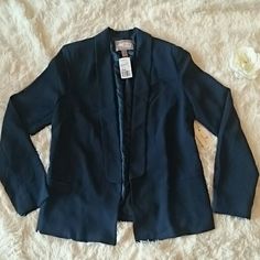 Well-Made Classic Blazer From Forever 21 Comes In Midnight Blue. With Open And Lapel Front Design. This Is Originally For $29.80, Get It Here For $15! Bundle This With 2 More Items From My Closet To Save On Shipping And Get An Additional 15% Off! Forever 21 Long Sleeve Workwear Blazer, Forever 21 Long Sleeve Blazer For Work, Forever 21 Workwear Blazer, Fitted Long Sleeve Blazer From Forever 21, Open Front Blazer, Forever 21 Jacket, Classic Blazer, Colored Blazer, Front Design