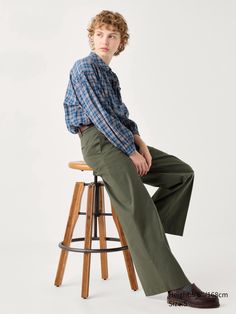 Wide Chino Pants | UNIQLO US Relaxed Fit Wide-leg Chinos For Business Casual, Business Casual Wide-leg Relaxed Fit Chinos, Business Casual Wide-leg Chinos With Relaxed Fit, Business Casual Relaxed Fit Wide-leg Chinos, Relaxed Fit Wide Leg Work Chinos, Casual Office Chinos With Tapered Leg, Cotton Wide-leg Dress Pants For Work, Fall Chinos With Welt Pockets, Ankle-length, Classic Wide-leg Chinos For Workwear