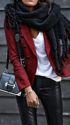 Horse Country, Casually Chic, Black Leather Pants, Jack White, Mode Casual, Trending Fashion Outfits, Fashion Color, Red Outfit, 가을 패션