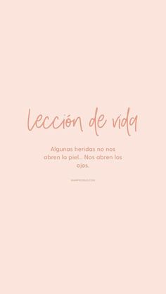 a pink background with the words'leccin de nadd'in spanish