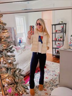 Aviator Nation Outfit Ideas, Cute Aviator Nation Outfits, Aviator Nation Fits, Nyc Preppy, Preppy Cold Weather Outfits, Outfits With Aviator Nation Sweats, Aviator Nation Aesthetic, Preppy Comfy Outfits, Aviator Nation Outfit