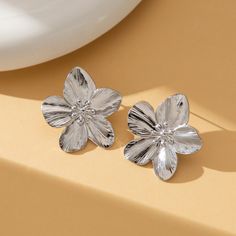 Trendy Vintage Metal Flower Stud Earrings for Women Floral Statement Party Daily Wear European and Plant Jewelry, Steel Flowers, Silver Flower Earrings, Silver Jewelry Earrings, Butterfly Earrings Stud, Alloy Earrings, Flower Stud Earrings, Flower Stud, Stud Earrings For Women