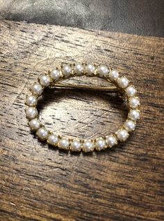 Vintage Gold Tone Oval Brooch or Pin with Prong Set Faux Pearls Classic Oval Brooch Jewelry, Classic Oval Brooch, Classic Oval Gold Brooches, Classic Gold Oval Brooch, Classic Gold Oval Brooches, Vintage Watches, Vintage Gold, Prong Setting, Faux Pearl