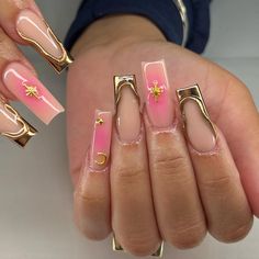 🫶🏼 #acrylicnails #tamperedsquarenails #nailart #airbrushnails #chromenails #3dgelnails #birthdaynails #charmnails #nailedit #nails… | Instagram Airbrush Nails, Girly Acrylic Nails, Her Nails, Long Square Acrylic Nails, Unique Acrylic Nails, Bling Acrylic Nails, Pink Acrylic Nails, Birthday Nails, Square Acrylic Nails