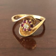 Sweet Vintage 14k Gold Garnet & Diamond Ring In A Flower Design. Size 6. In Excellent Preowned Vintage Condition. Smoke-Free Home. Garnet And Diamond Ring, Ring Color, Jewelry Vintage, Womens Jewelry Rings, A Flower, Flower Design, Red Gold, Flower Designs, Garnet