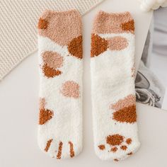 Unleash your inner feline with our Cat Paw Fuzzy Socks! Crafted for comfort and designed for fun, these socks transform your feet into cute cat paws, ensuring every step is filled with whimsy. Made with plush material, they offer unparalleled warmth and coziness, making them a must-have for those chilly days and nights. Whether you're a cat enthusiast or simply in search of unique, comfy socks, these are the purr-fect choice! Features: Material: Plush, fuzzy material for maximum warmth and comfo Aesthetic Socks, Paws Socks, Comfy Socks, Paw Design, Cat Socks, Fuzzy Socks, Cat Claws, Cat Paw, Unique Cats