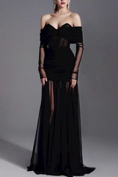 Dark Gown Dress, Goth Fancy Dress, Dark Dresses Aesthetic, Dark Elegant Dress, Dark Dresses Elegant, Black Fantasy Dress Queens, Dark Princess Costume, Dark Dress Aesthetic, Punk Gown