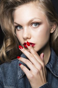 These Nail Trends Are Going To Be Huge This Summer Stiletto Nail Art, Long Lasting Nail Polish, Manicure Tips, Stiletto Nails Designs, Beauty Samples, Nail Art Summer, Gel Manicure, Glam Makeup