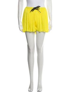 Louis Vuitton Pleated Jersey ShortsFrom the 2023 Collection by Nicolas GhesquièreYellowHigh-RisePleated AccentsSlit PocketsDrawstring ClosureFit:Shorts by Louis Vuitton typically fit true to size. 2023 Collection, Mini Shorts, Short Outfits, Louis Vuitton, Yellow, Clothes For Women, Clothes