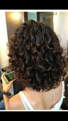 Sehr, sehr gut! !!! Curly Natural Curls, Undercut Curly Hair, Layered Curly Hair, Thick Curly Hair, Medium Curly Hair Styles, Curly Haircuts, Curly Bob Hairstyles