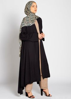 Black On Black Embroidery, Modest Activewear, Fabric Leaves, Shadow Effect, Hijab Collection, Hijab Trends, Outfits Modest, Modest Swimwear