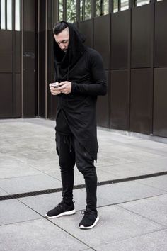 Urban Style Outfits Men, Goth Ninja, Man In Black, Urban Style Outfits, Apocalyptic Fashion, Hipster Mens Fashion, Mens Fashion Urban, Urban Street Style, Future Fashion