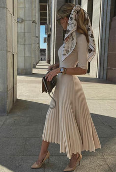 Elegantes Outfit Frau, Stile Preppy, Elegant Outfit Classy, Mode Ootd, Elegantes Outfit, Mode Inspiration, Fesyen Wanita, Mode Style, Looks Vintage